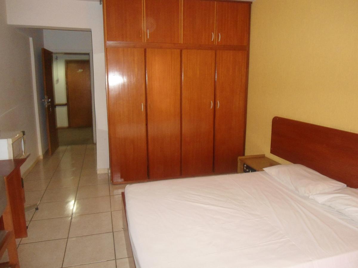 IKA Apart Hotel Brasília Buitenkant foto